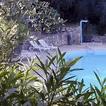 Castelli Apart Otel