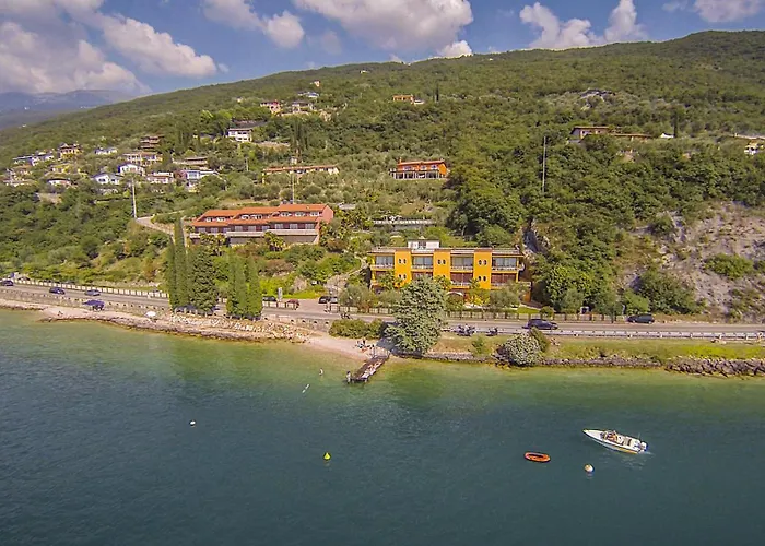 Castelli Aparthotel 3*