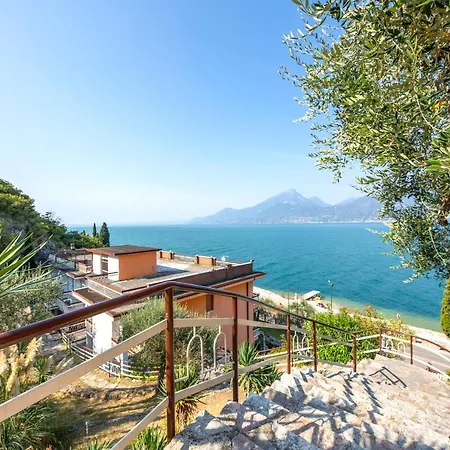 Castelli מלון דירות