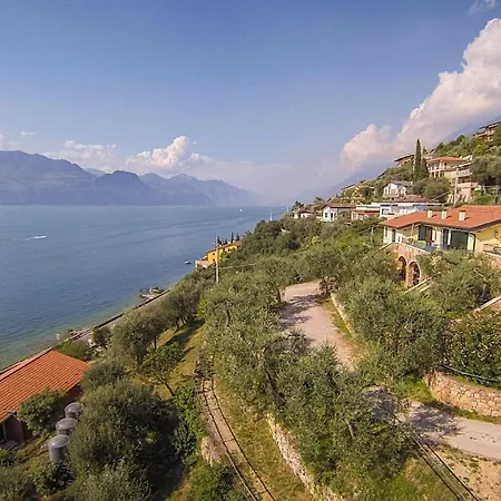 Castelli 3* ברנצונה סול גארדה