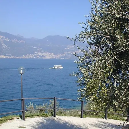 Castelli 3* ברנצונה סול גארדה