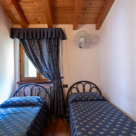 מלון דירות Castelli ברנצונה סול גארדה