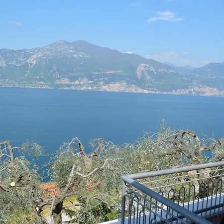 Castelli מלון דירות