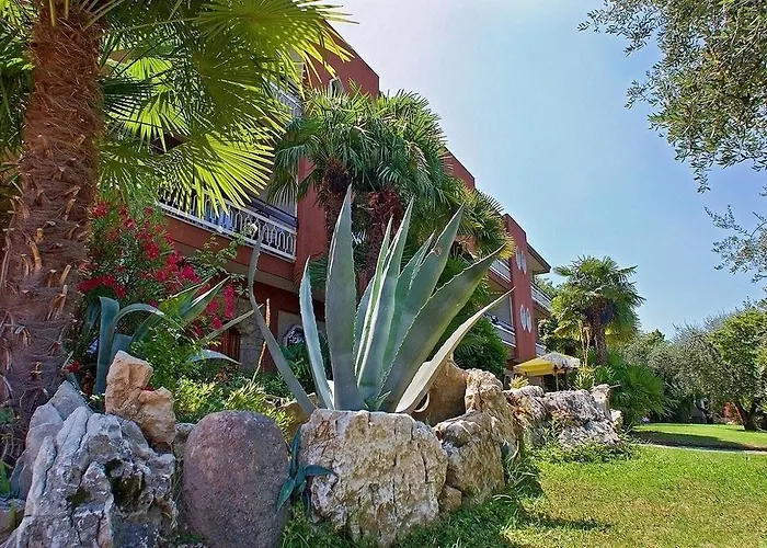 Castelli Aparthotel Brenzone sul Garda